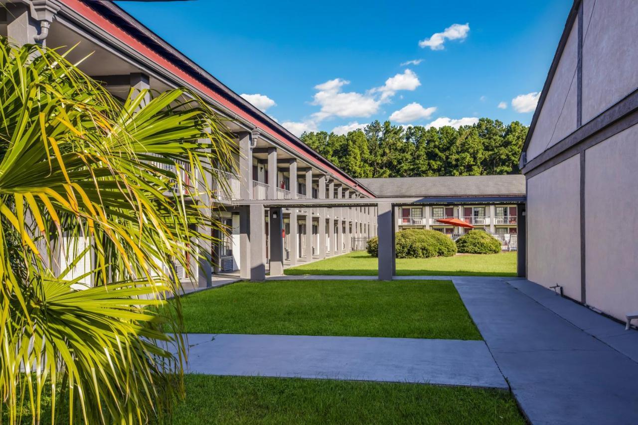 Red Roof Inn Savannah - Richmond Hill I-95 Экстерьер фото