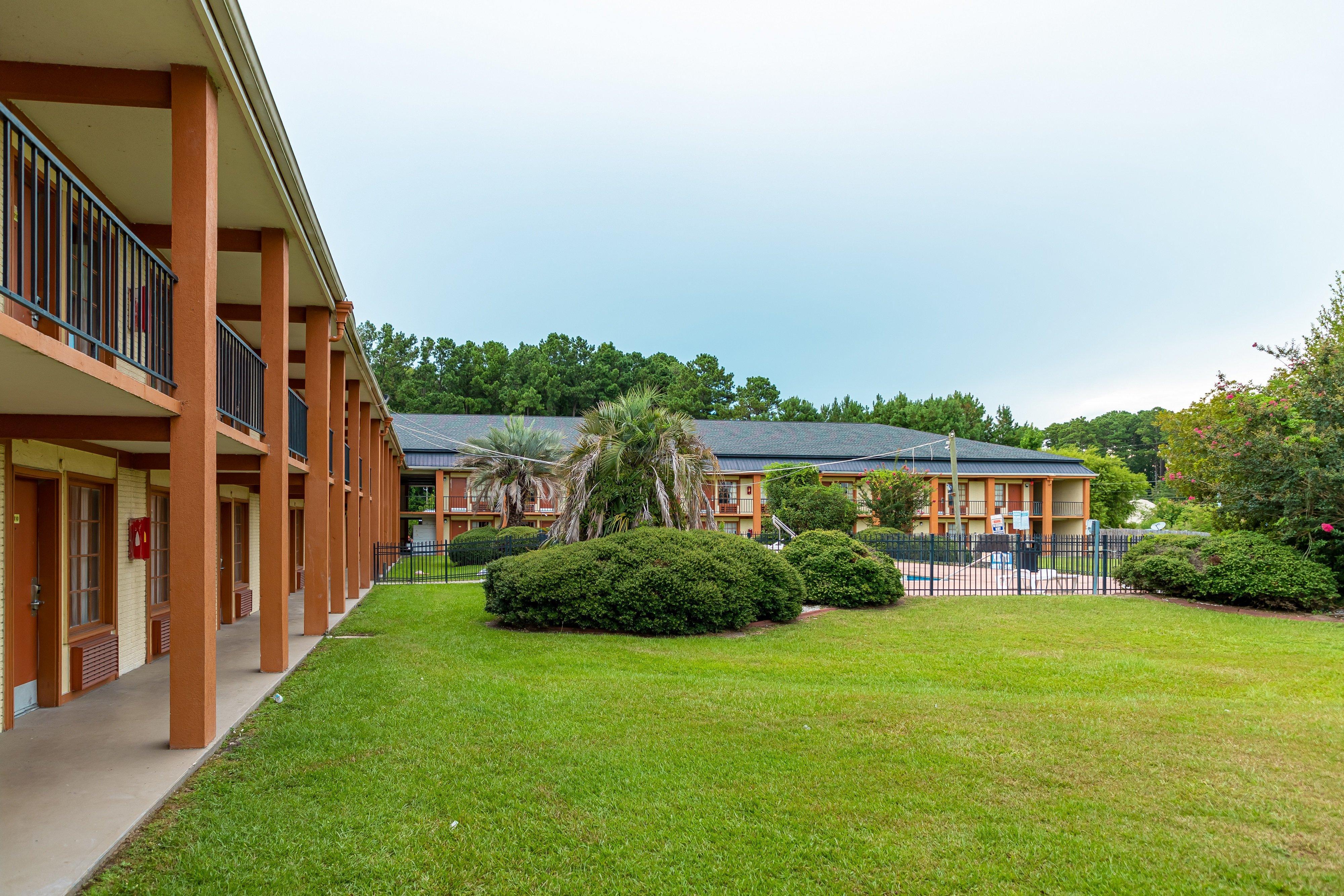 Red Roof Inn Savannah - Richmond Hill I-95 Экстерьер фото